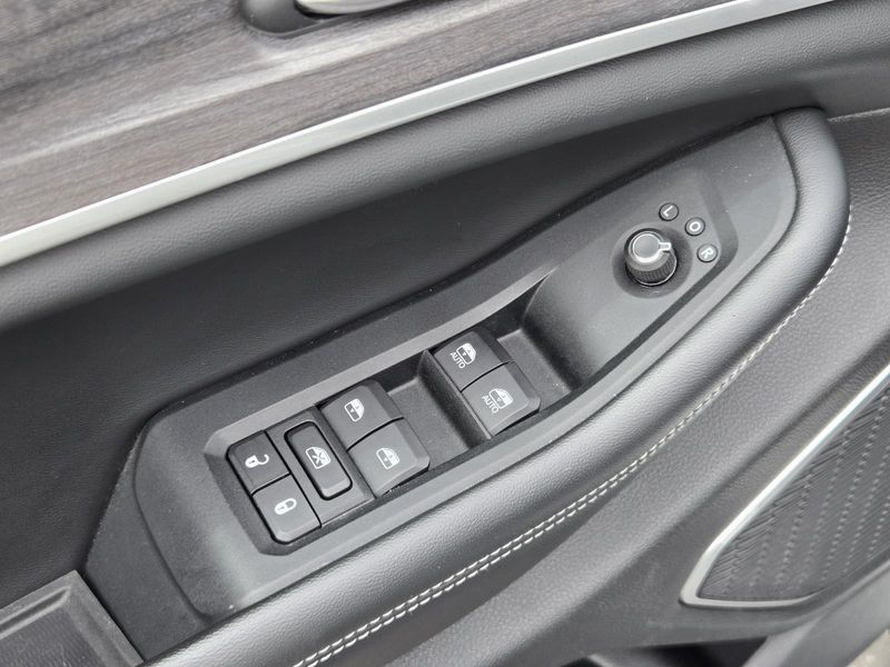 Used 2022 Jeep Grand Cherokee L Limited 4x2