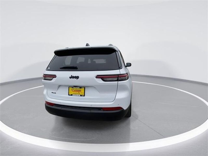 2023 Jeep Grand Cherokee L AltitudeImage 7