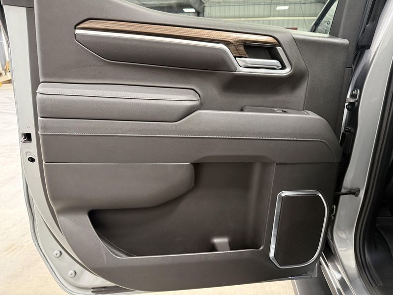 Used 2025 Chevrolet Silverado 1500 LTImage 16
