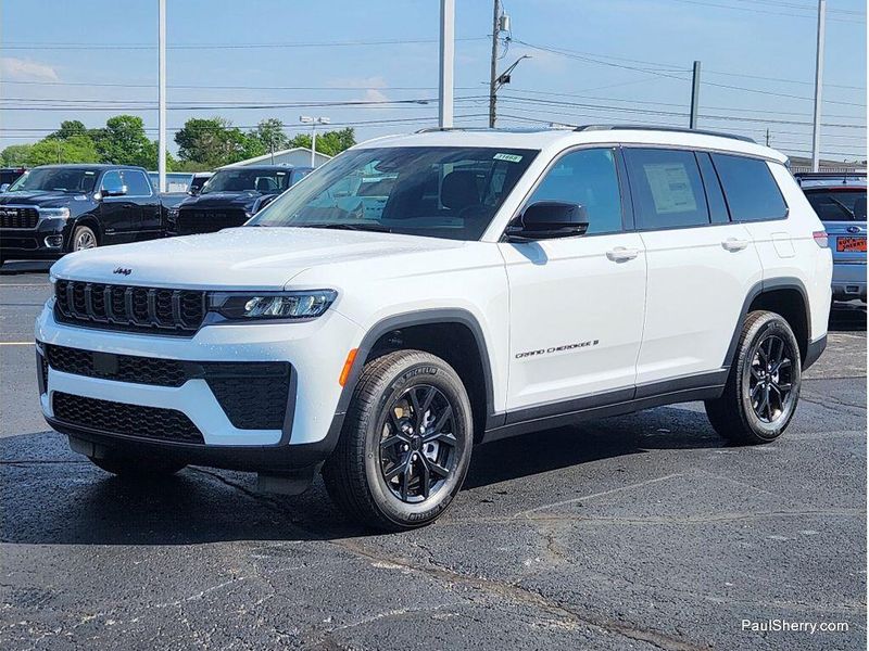 New 2026 Jeep Grand Cherokee L Laredo Altitude 4x4