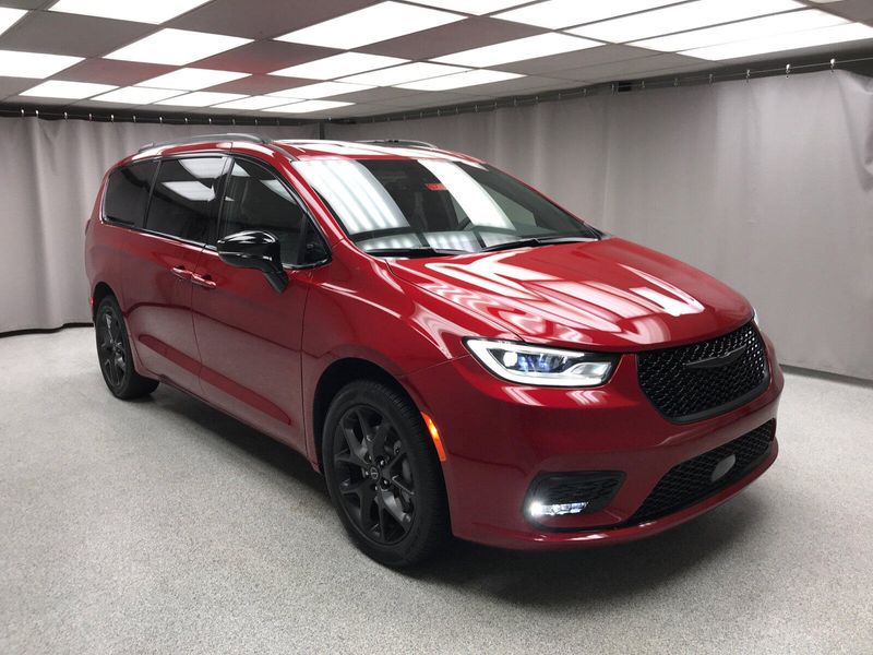 2025 Chrysler Pacifica LimitedImage 15