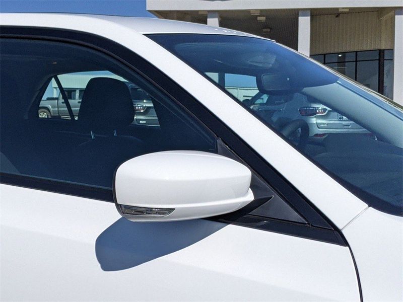 2023 Chrysler 300 Touring L RwdImage 12