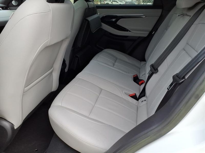 Used 2023 Land Rover Range Rover Evoque SEImage 11
