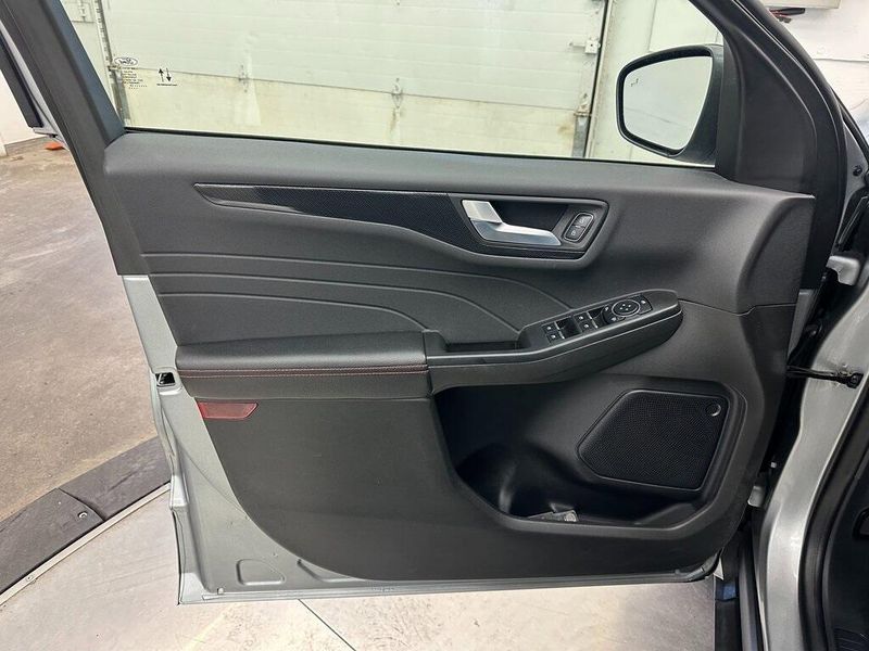 2024 Ford Escape ST-LineImage 18