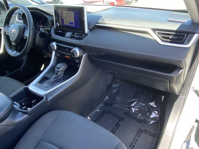 2023 Toyota RAV4 XLEImage 11