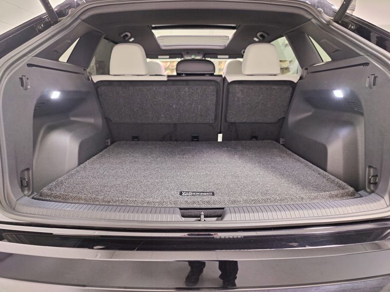 Used 2025 Volkswagen Atlas Cross Sport SEL Premium R-Line w/Sunroof/NavImage 15