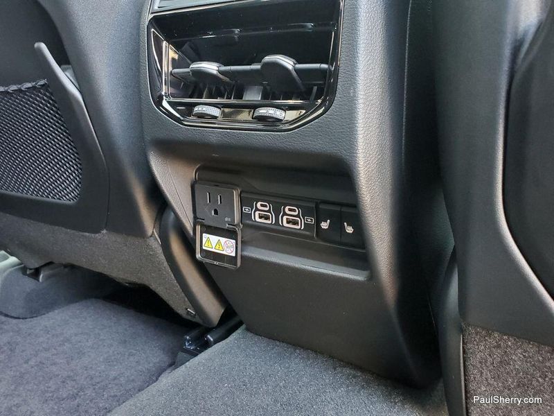 New 2025 Jeep Grand Cherokee Limited 4x4Image 44