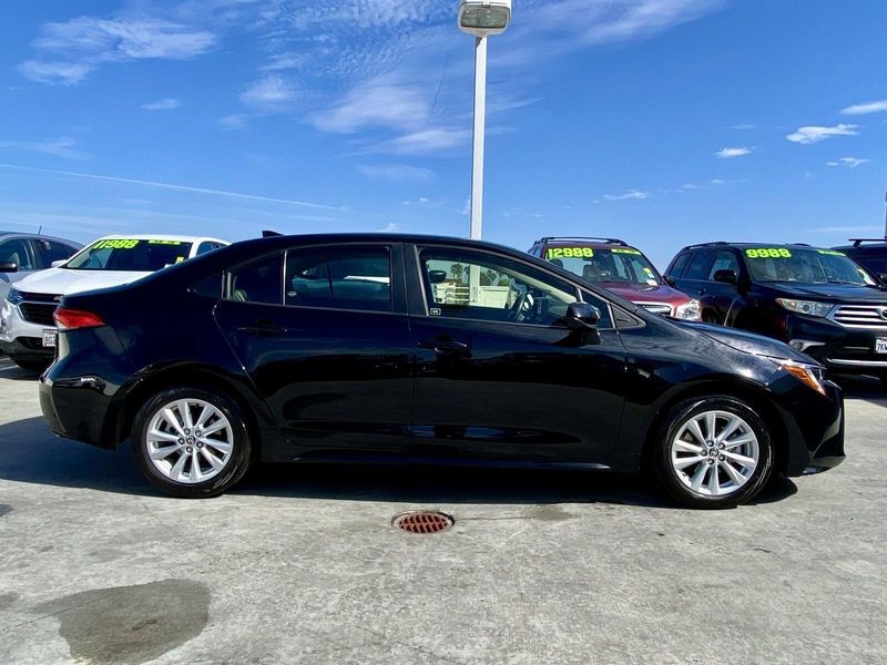2024 Toyota Corolla LEImage 3
