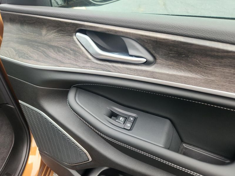 New 2027 Jeep Grand Cherokee Limited Reserve