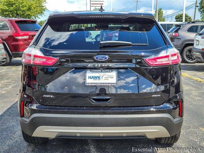 2022 Ford Edge SEL photo 3