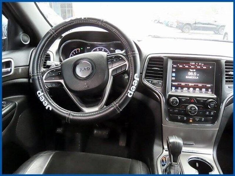 2017 Jeep Grand Cherokee AltitudeImage 11