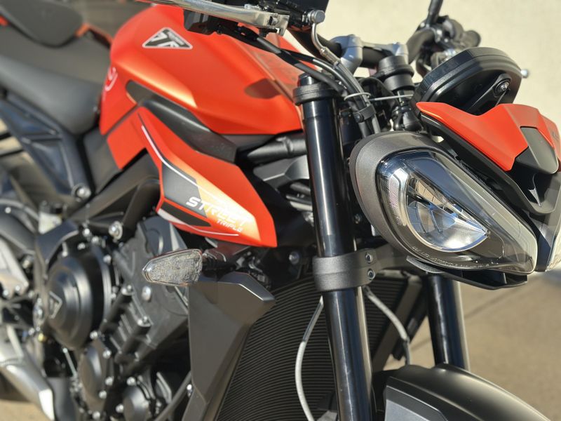 2025 Triumph STREET TRIPLE RImage 8