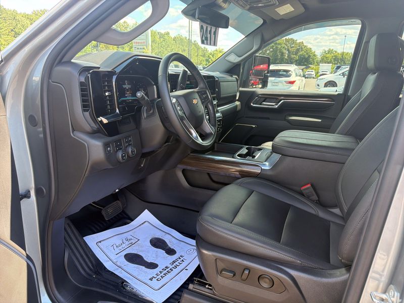 Used 2024 Chevrolet Silverado 3500HD LTImage 32