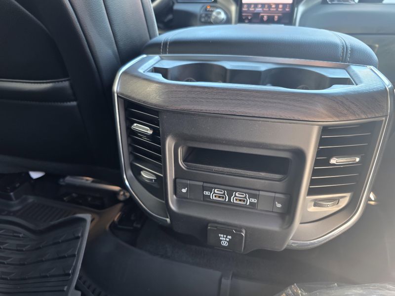 New 2025 RAM 1500 LaramieImage 14