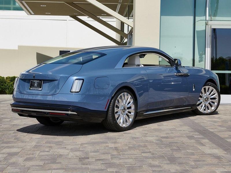 2024 Rolls-Royce Spectre Image 2