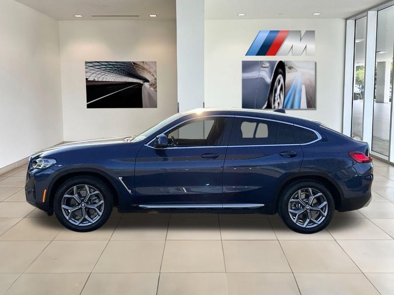 2022 BMW X4 xDrive30iImage 7