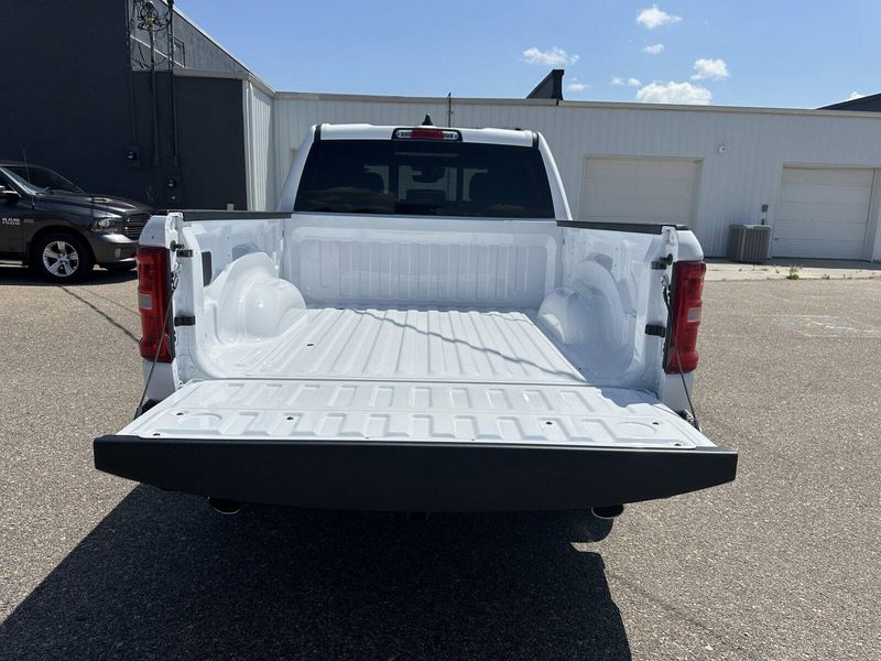 2025 RAM 1500 LaramieImage 8