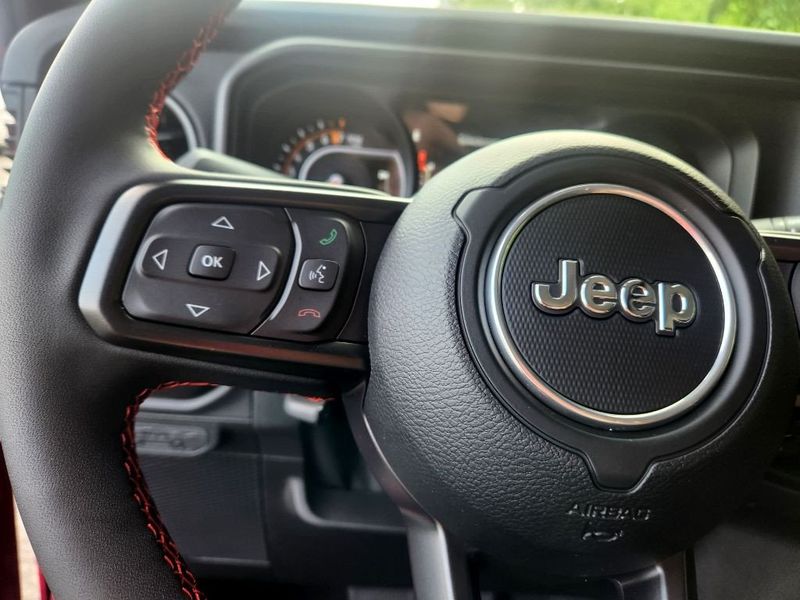 2024 Jeep Gladiator Rubicon 4x4Image 25