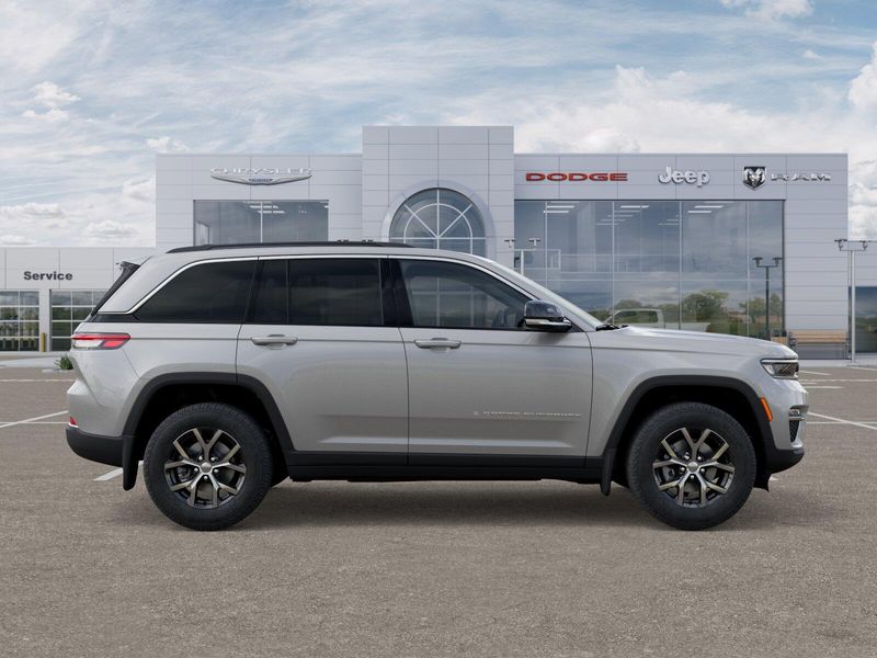 New 2025 Jeep Grand Cherokee Limited 4x4Image 28