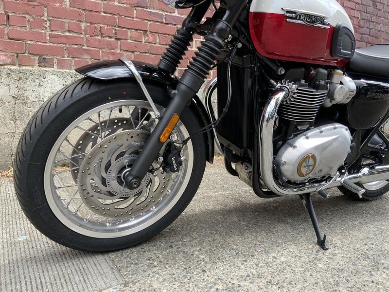 2025 Triumph BONNEVILLE T120