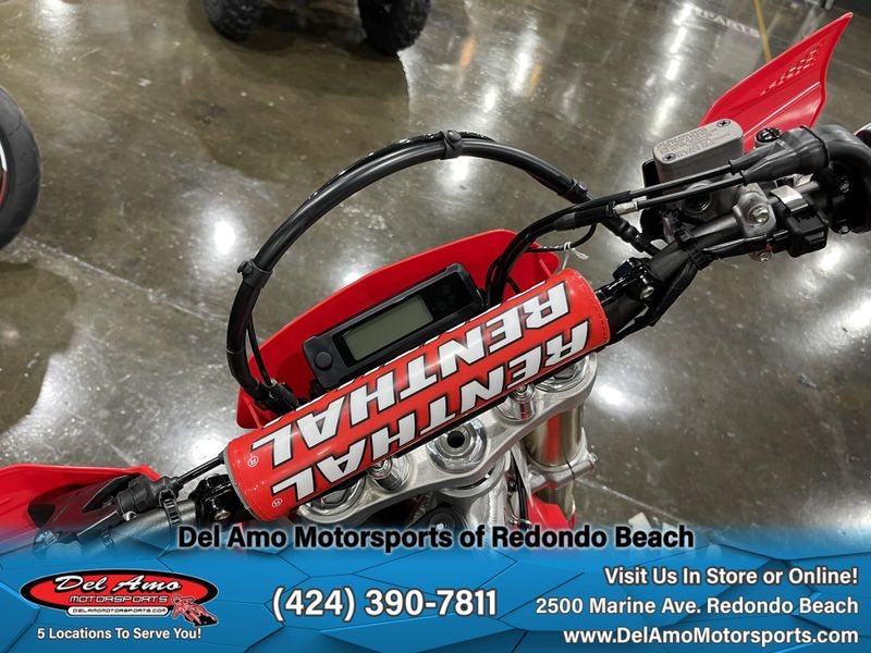 2025 Honda CRF450X Image 7