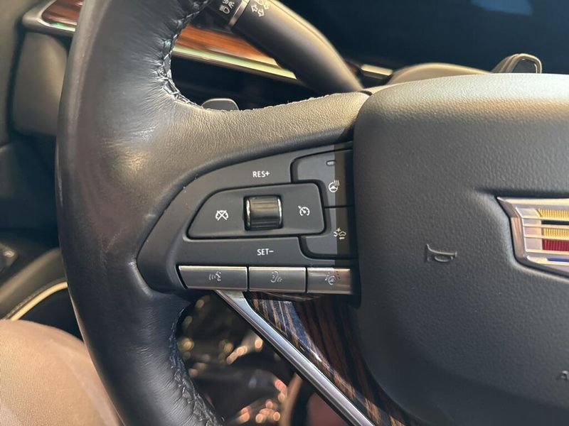 2022 Cadillac Escalade Premium Luxury
