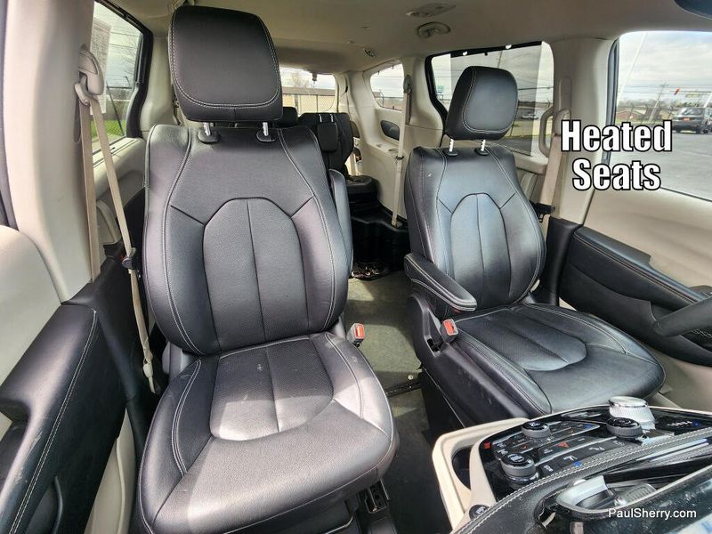 Used 2022 Chrysler Pacifica Touring L