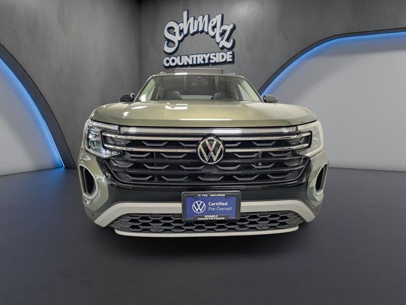 Used 2025 Volkswagen Atlas Peak Edition AWD w/SunroofImage 2