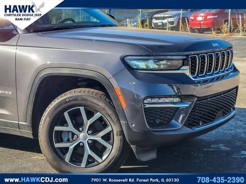 2024 Jeep Grand Cherokee Limited photo 2