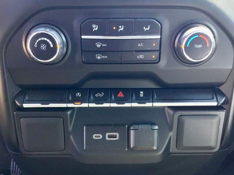 Used 2022 Chevrolet Silverado 1500 LTD CustomImage 15