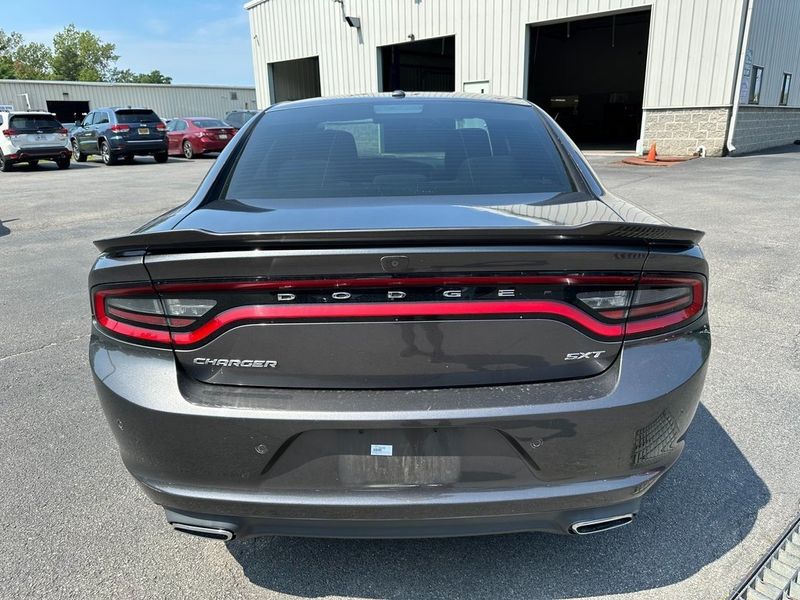 2018 Dodge Charger SXTImage 13