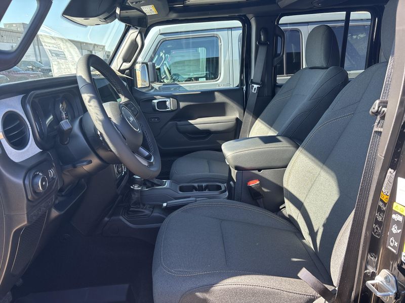 New 2026 Jeep Wrangler 4-door Sport SImage 22