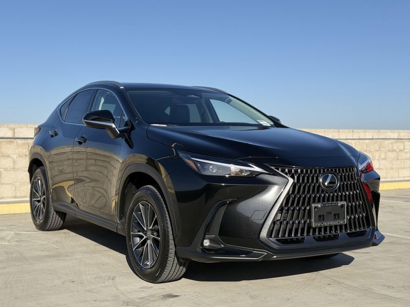 2025 Lexus NX 250Image 2