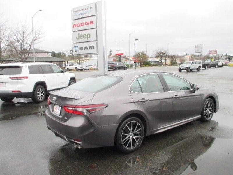 2023 Toyota Camry SEImage 6