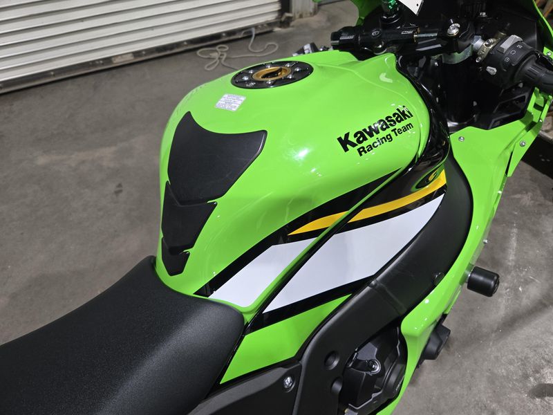 USED 2025 KAWASAKI NINJA ZX10R ABS KRT EDITION Image 6