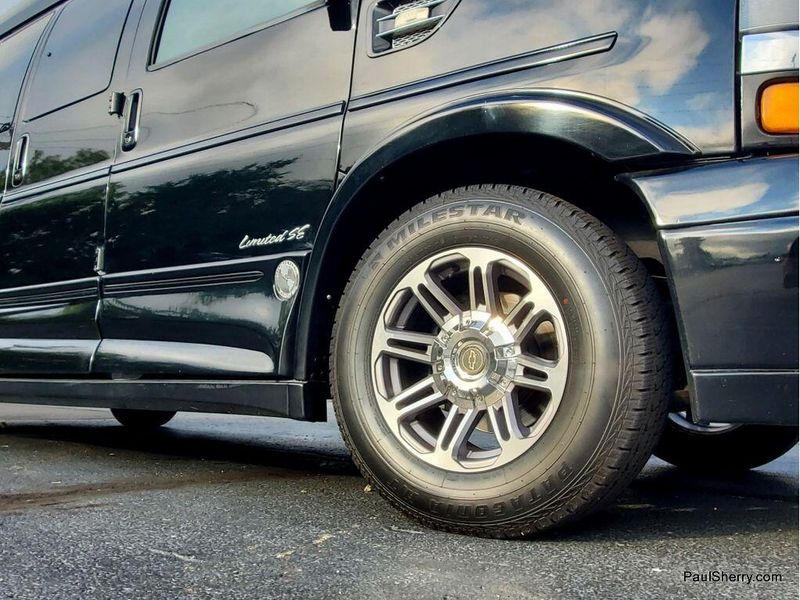 Used 2021 Chevrolet Express Passenger Image 3