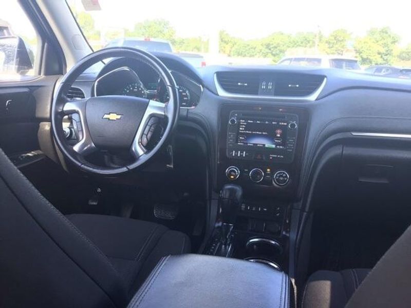 2017 Chevrolet Traverse LTImage 9