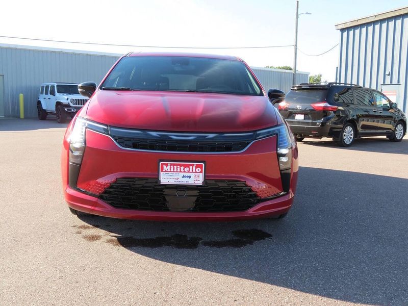 New 2027 Chrysler Pacifica SelectImage 3