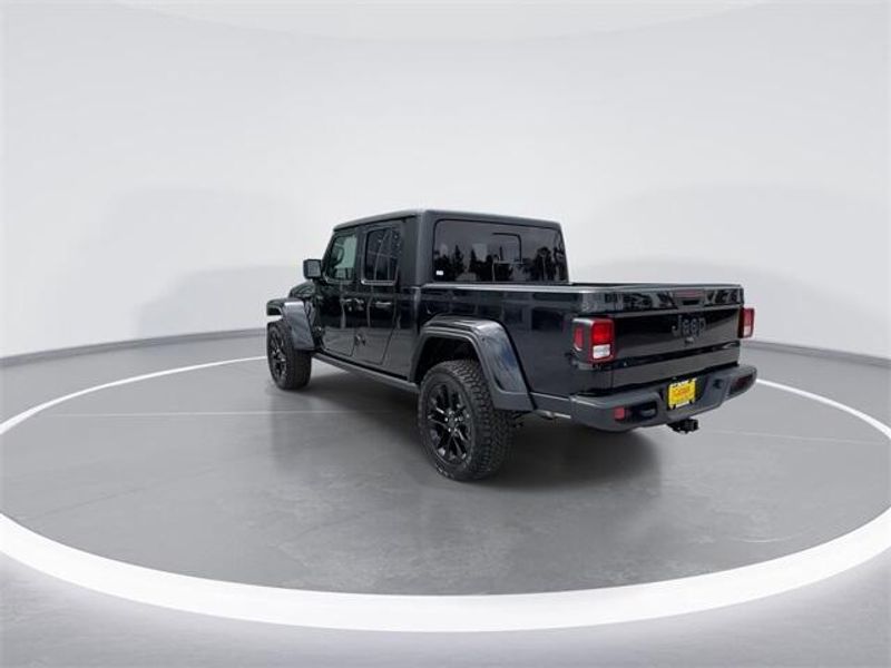 2025 Jeep Gladiator Nighthawk 4x4Image 6