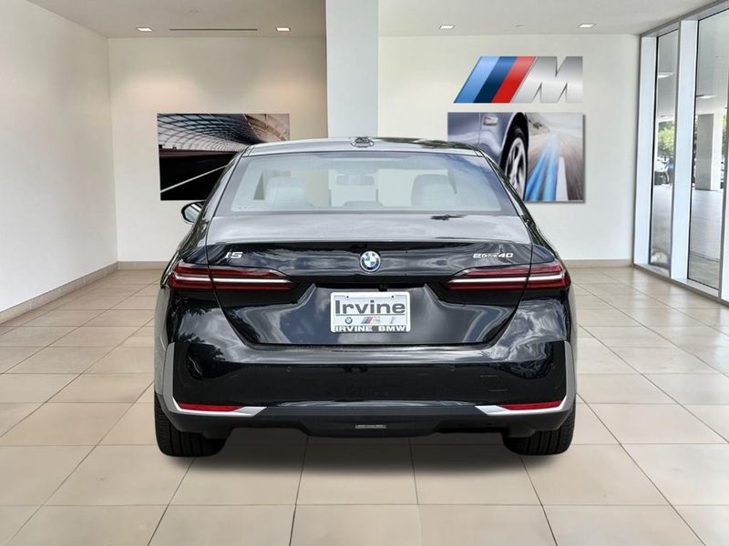 2025 BMW i5 eDrive40Image 7
