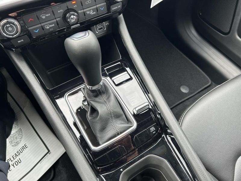 2025 Jeep Compass Limited photo 21