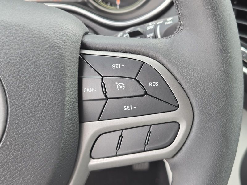 Used 2022 Jeep Cherokee Latitude Lux 4x4