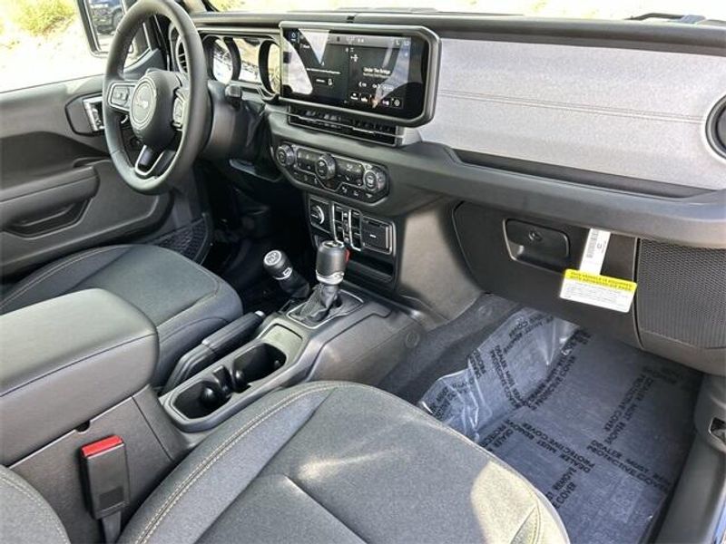 New 2026 Jeep Wrangler 4-door Sport SImage 13