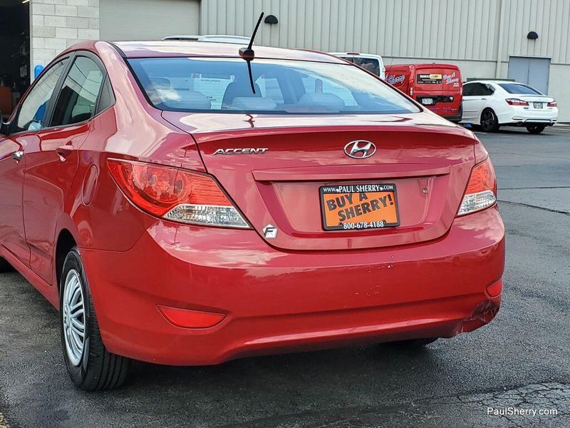 2013 Hyundai Accent GLSImage 8