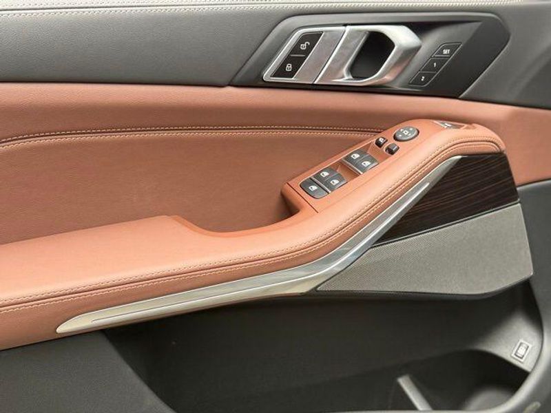 New 2026 BMW X5 xDrive50eImage 14