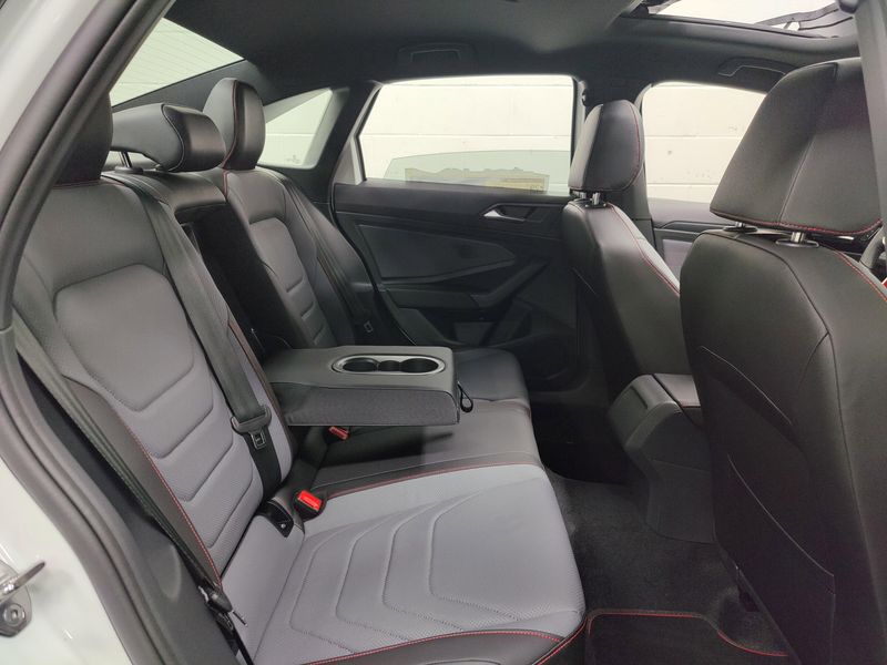 2025 Volkswagen Jetta GLI Autobahn w/Sunroof & Beats AudioImage 14