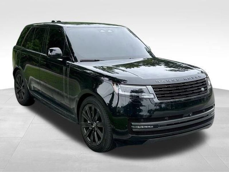 2025 Land Rover Range Rover SE