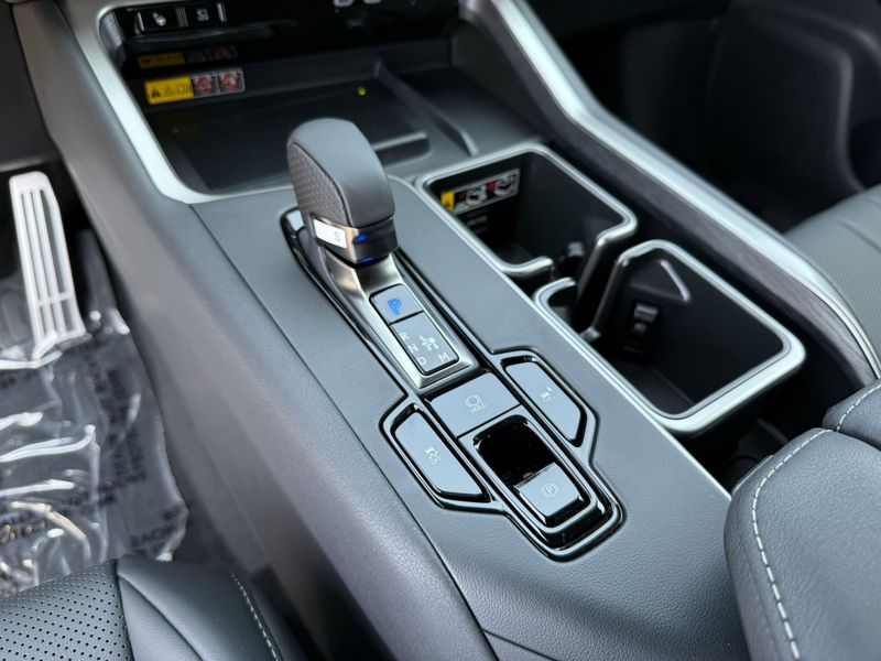 2025 LEXUS TX 500 500h F SPORT PremiumImage 24