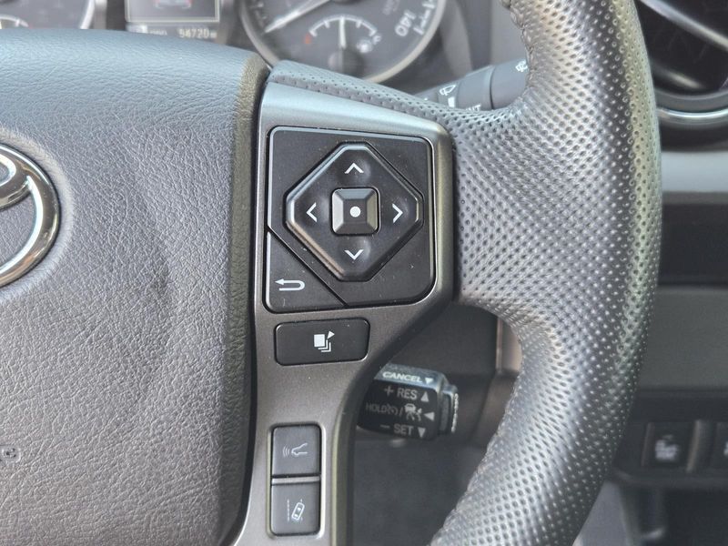 Used 2022 Toyota Tacoma 2WD TRD Off Road Double Cab 5' Bed V6 AT (Natl)