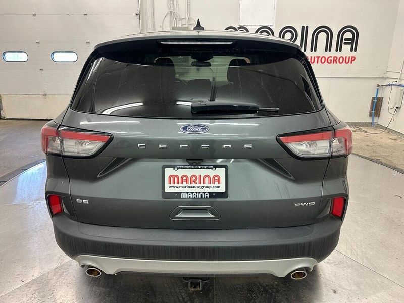 2021 Ford Escape SEImage 13